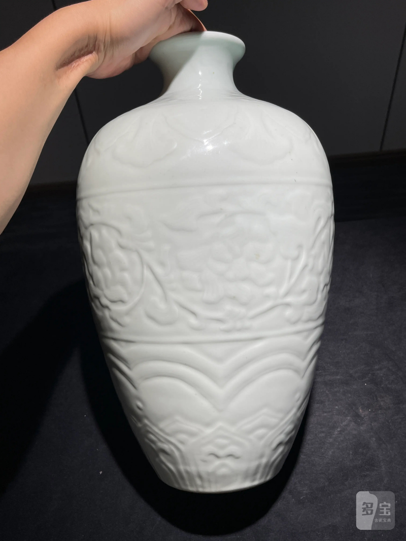 解放初 青白釉模印花卉纹梅瓶 - 图3